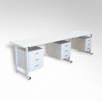 Стол 3-х тумбовый для лабораторных работ 2500*600*850 ЛДСП - «globural.ru» - Нижний Новгород